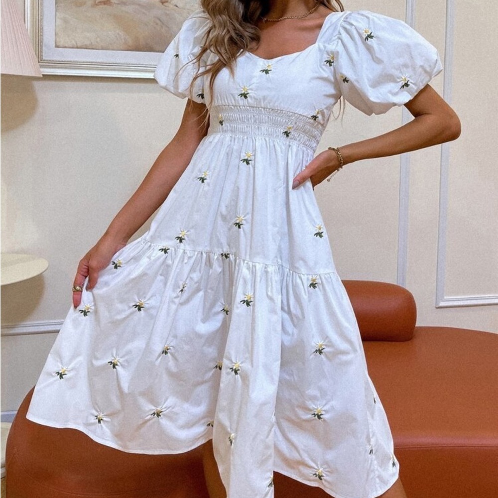 Daisy puff sleeve dress